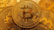 Bitcoin is forming an inverse head-and-shoulder pattern just with Fed rate cuts on their way