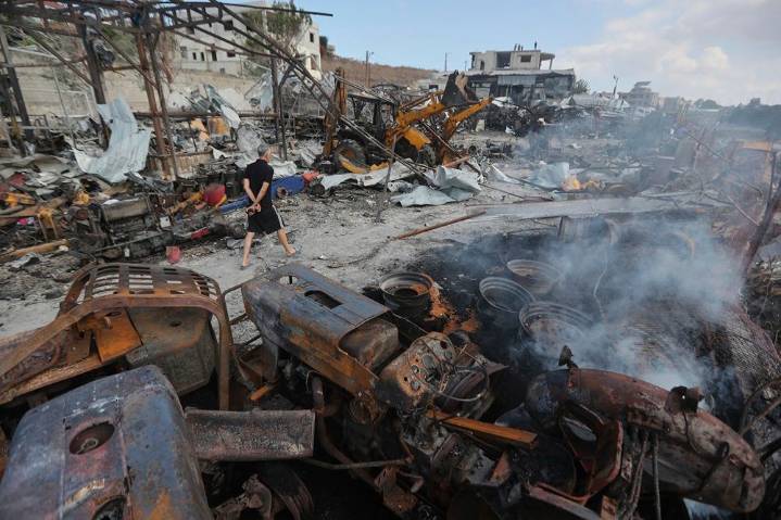 Israel airstrikes kill 5 in Lebanon, including 4 Hezbollah members