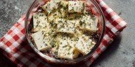 Cómo preparar enchiladas de flor de calabaza con salsa de pepita, una receta original de María León