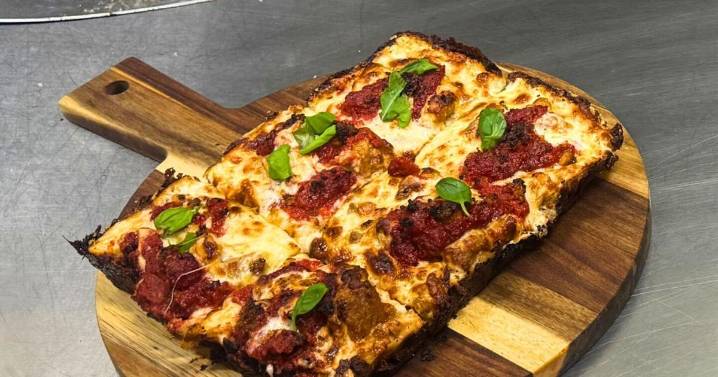 Business Ins and Outs: Benelli's Pizzeria, cafes, Jersey Mike's, Greek restaurant opening