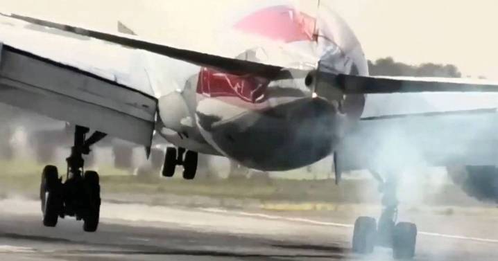 British Airways and Aer Lingus planes struggle to land in high winds
