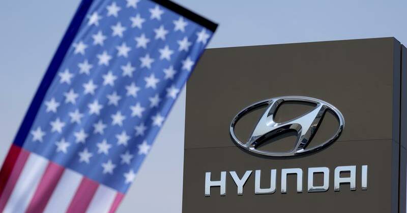US immigration agents arrest 475 in Hyundai plant raid