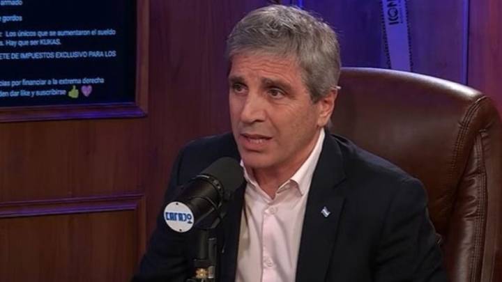 El ministro de Economía, Luis Caputo cuestionó el sistema electoral argentino