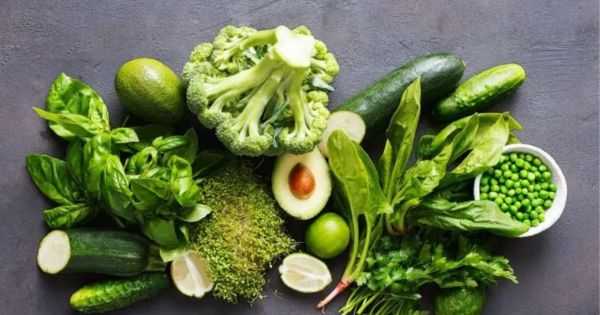 La dieta clave para evitar el envejecimiento cerebral que todos deberían hacer, según un estudio