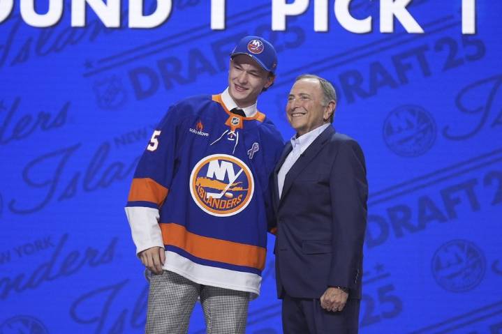 Top pick Matthew Schaefer makes a strong first impression as Islanders camp opens
