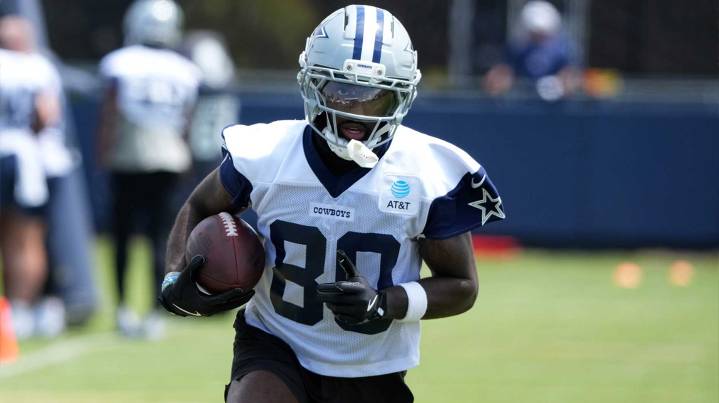 Cowboys sign former Colts, Eagles receiver to practice squad