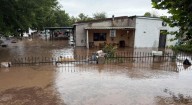 Desbordó río Piedras Verdes y desalojan a habitantes de Colonia Juárez