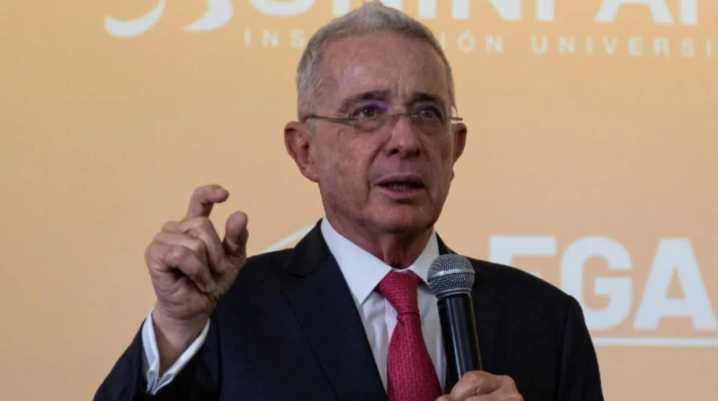 Álvaro Uribe anuncia (con condiciones) su regreso al Senado: el Centro Democrático lo reserva en la lista cerrada