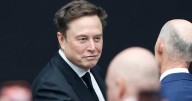 Padre de Elon Musk acusado de abuso sexual infantil contra cinco familiares: NYT