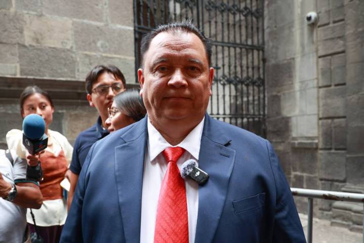 “Respeto el voto universitario”, dice Paredes; acusa a Cansino de ser títere de Esparza