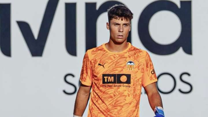 Vicent Abril, en COPE: "Entrenar con primer equipo te hace mejor. Ojalá poder debutar"