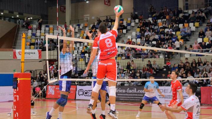 El Trofeo Ibercaja Ciudad de Zaragoza de Voleibol celebra su décima edición como clásico de la pretemporada