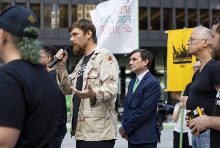 Chicago advocates urge National Guard members to resist Trump