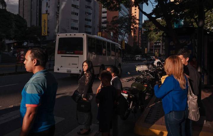 The New York Times: Venezuela dividida entre la calma y la tensión ante despliegue de EE UU
