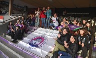 Concentración en Santa Rosa en repudio al triple femicidio en Florencio Varela