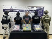 Detienen a hombre en posesión de cajas con vapeadores y THC