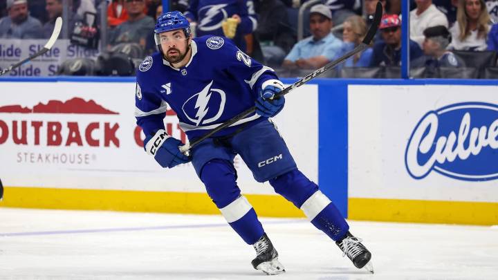 Paul has surgery, out until November for Lightning