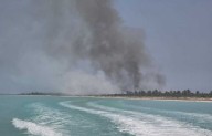 Exigen ambientalistas investigación y veda de 20 años tras incendio en Área Natural Protegida en Holbox