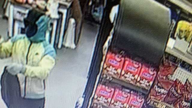 Suspect holds cashiers at gunpoint during SC store robbery, fires shots at witness, police say