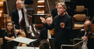 Esa-Pekka Salonen, la probada experiencia se impone a la prestigiosa bisoñez, en París