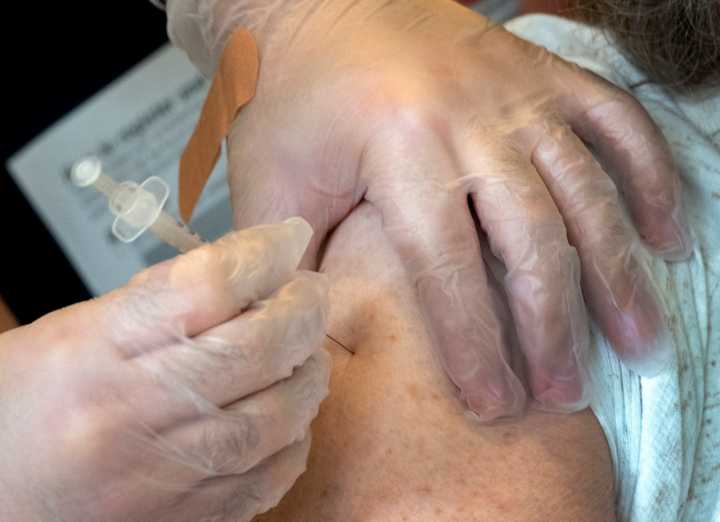 Florida anuncia plan para acabar con las vacunas obligatorias y las compara con esclavitud