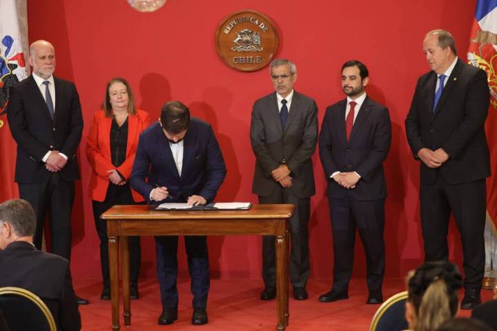 Boric encabeza promulgación de la ley que crea la Fiscalía Supraterritorial para crimen organizado y delitos complejos