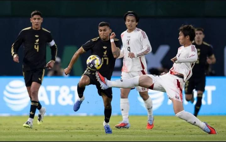 México empata a cero con Japón
