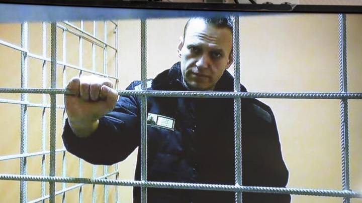 El opositor Alexéi Navalny falleció envenenado en prisión ártica de Rusia, determinan laboratorios extranjeros