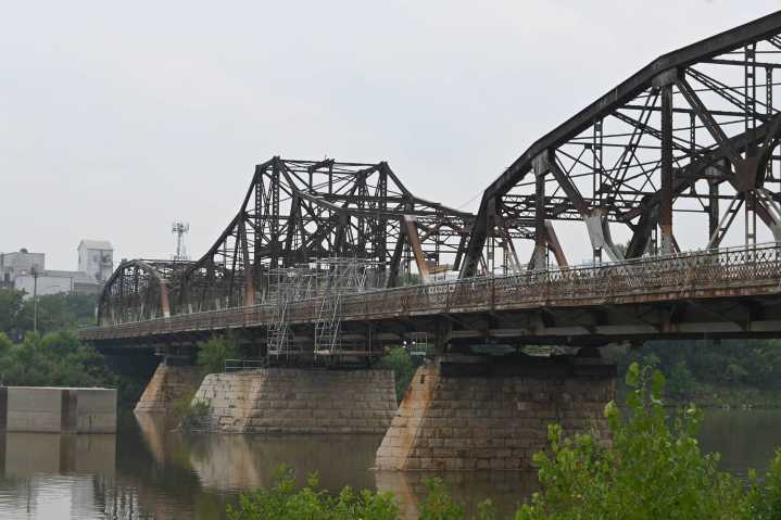 Councillors push for new Louise Bridge