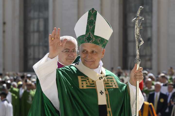 Catholics must respond to AI threat to authentic, human communication, Vatican says