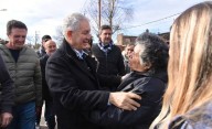 Alak y candidatos de Fuerza Patria recorren barrios de La Plata