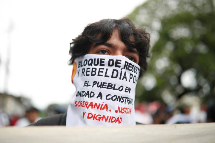 Salvadoreños exigen libertad de detenidos y "un alto" a retrocesos en derechos humanos