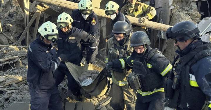 Russia and Ukraine trade deadly drone strikes as Zelenskyy anticipates intense diplomacy at UN