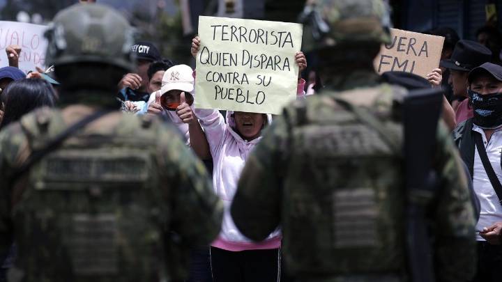 El presidente de Ecuador denuncia un ataque en las protestas contra la retirada del subsidio al diésel