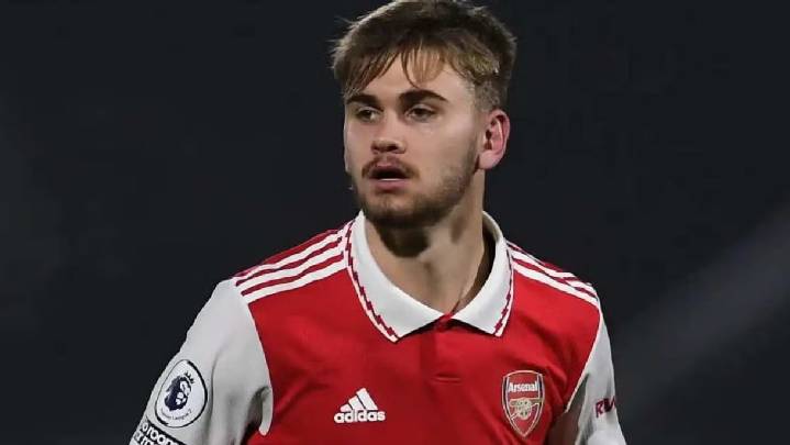 Muere excanterano del Arsenal, días después de sufrir un golpe en la cabeza