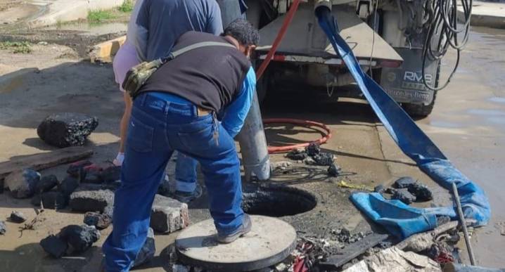 Piura: Hallan piedras, palos y botellas en buzones
