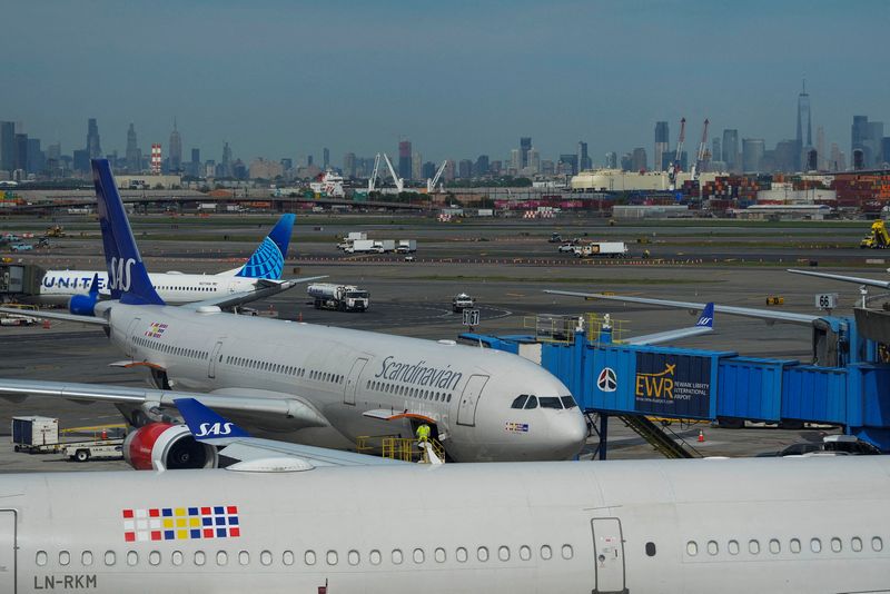 FAA extends order limiting Newark airport flights through October  2026