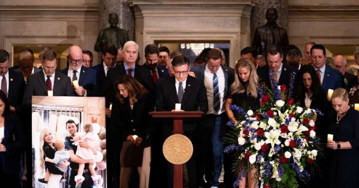 Así fue la vigilia celebrada en el Capitolio en homenaje a Charlie Kirk sin presencia demócrata