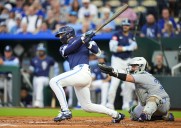 Deadspin | Royals collect team-record 27 hits in 20-1 rout of Jays