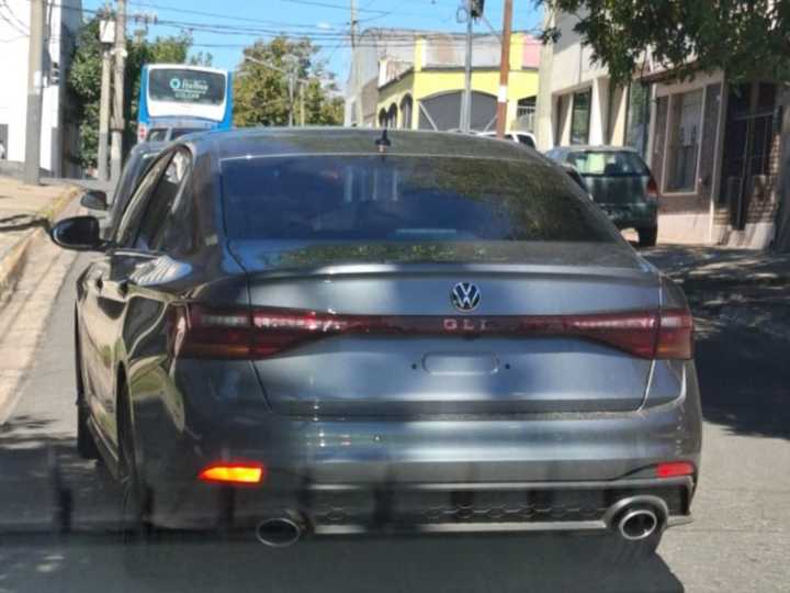 Siguen los problemas de entrega de patentes: habría unos 600.000 autos "indocumentados"