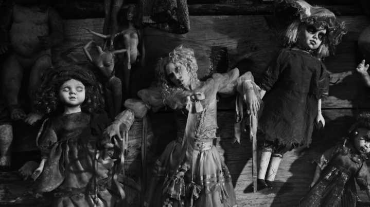 El videoclip de Lady Gaga para Miércoles desata la polémica por unas muñecas espeluznantes