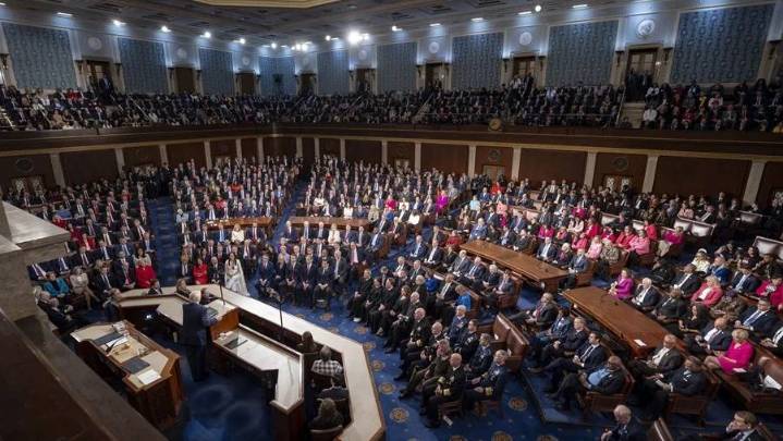 EE.UU. se asoma al cierre Federal y Gobierno Trump apunta a despidos de funcionarios