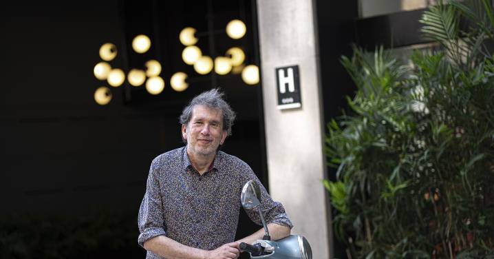 "Algo tan miserable como lo que explica esta novela sólo puede ser real"