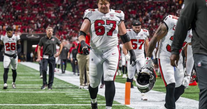 Bucs RT Luke Goedeke expected to possibly miss multiple weeks due to injury: report