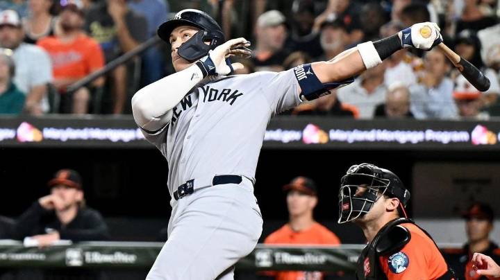 Yankees move within two games of Blue Jays as Giancarlo Stanton his 450th home run