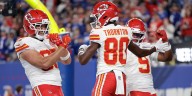 Patrick Mahomes and the Chiefs beat the Giants for their first win this season