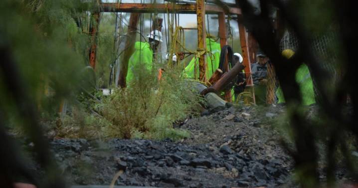 Ocho mineros quedan atrapados en mina de Coahuila