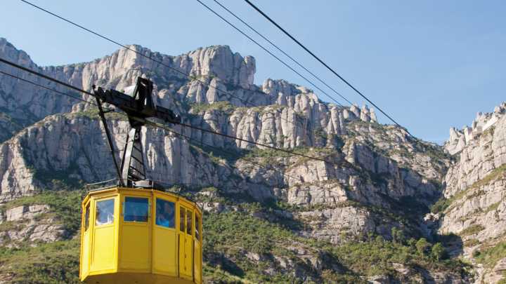 La lluvia torrencial en Monserrat obliga a los bomberos a evacuar a más de 80 personas en el centro de Cataluña