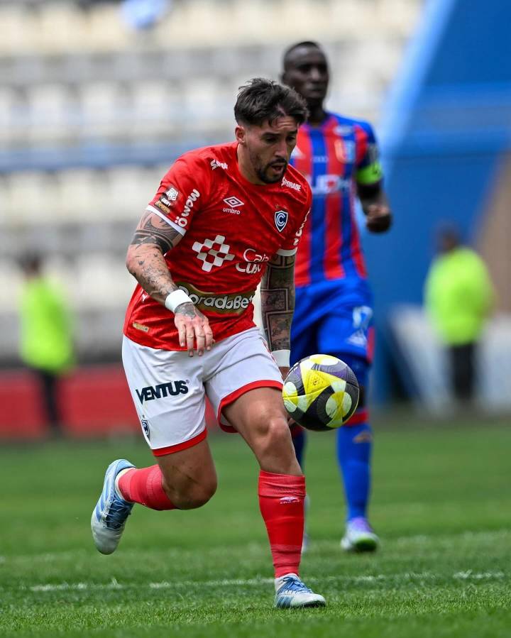 Cienciano goleó a Alianza Universidad en Huánuco 3-0 y pelea cupos internacionales