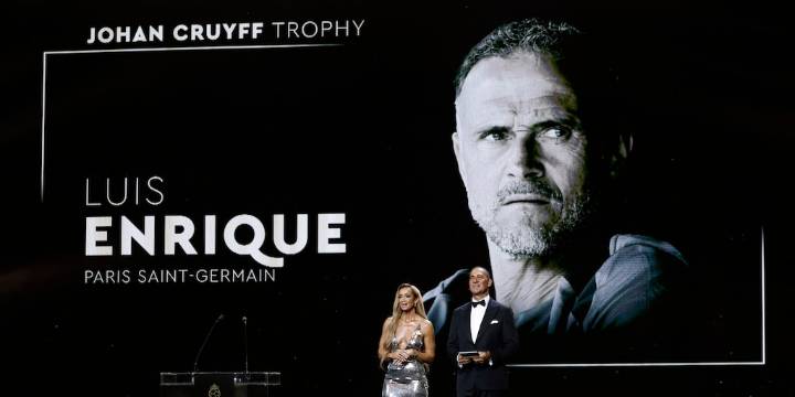La emocionante gala del Balón de Oro de Luis Enrique: el especial premio que recibió en memoria de su hija